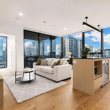 Apartment Level 22 Skyline Views With Sauna, Gym, Pool And Free Parking *