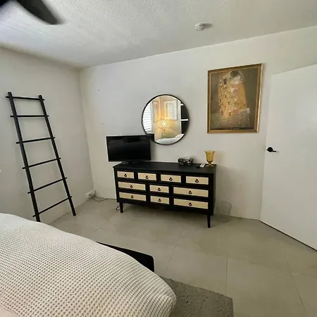 Opposite Sedgley Park Apartment *