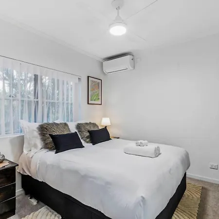 Apartment Chic - Private Garden Big Balcony Brisbane