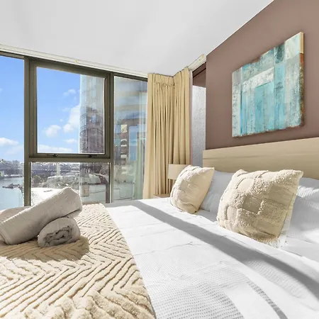 Full Water View - Sleeps 7 - Parking - Pool & Sauna Brisbane
