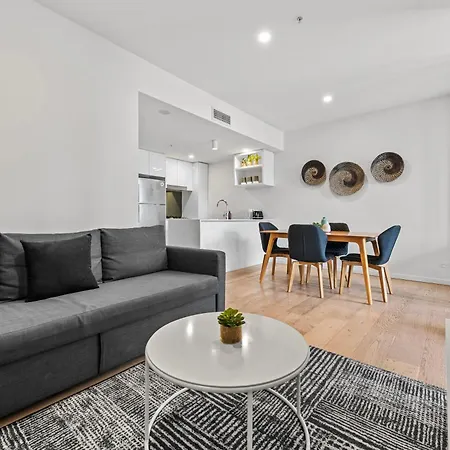 Views & Amazing Location! Free Parking & Wifi *