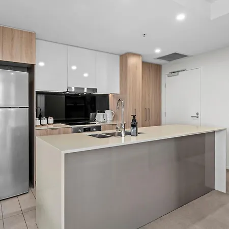 Modern 2br With River Views, Rooftop Pool, Parking Apartment *