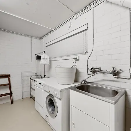 Balcony 2-bed In Ashgrove * Brisbane