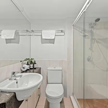 Spacious 2br With Wifi, Parking & Balcony Apartment Brisbane