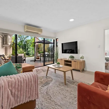 Spacious & Cozy 2br With Parking, Balcony & Wifi