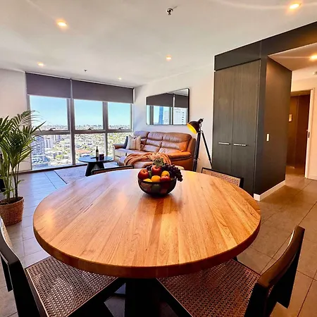 Rooftop Pool 1br At The Gabba With Views