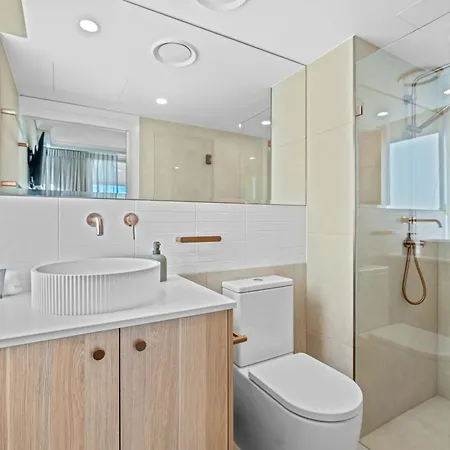 Riverfront Luxe 2br Cbd With Iconic & Bridge Views Brisbane