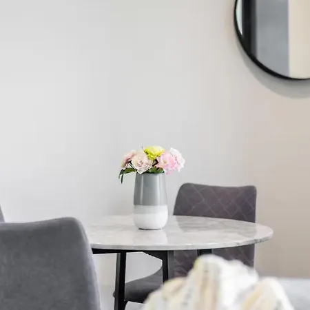 Chic 1br With Pool And Parking *