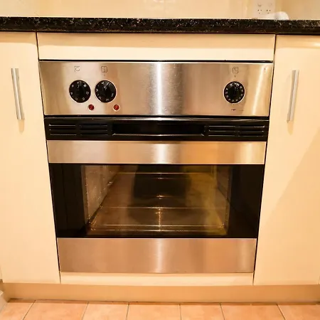 Queen Street Cbd With Balcony And Amenities C48