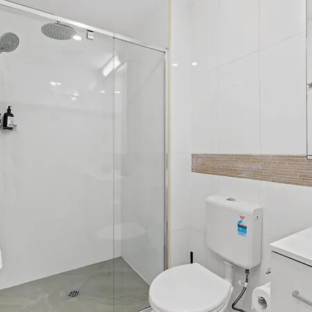 Apartment Bright With River View, Pool, Gym & Balcony