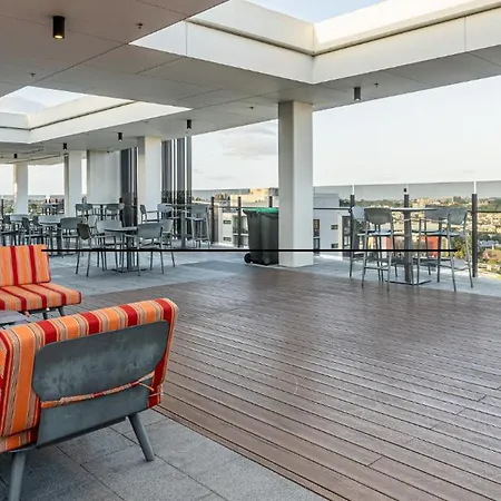Milton Luxe 1bd With Views Pool Car Park Balcony Walk To Suncorp *