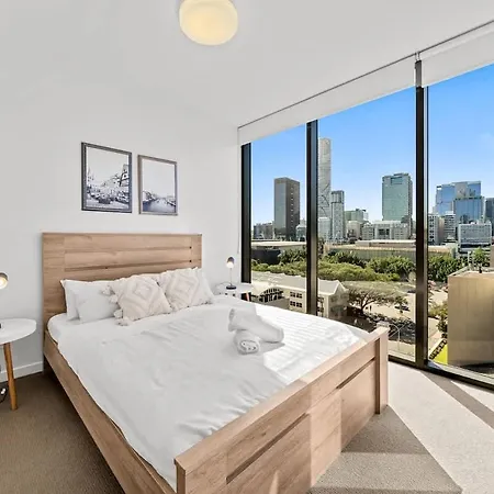 Apartment 9th Floor Retreat - River Views With Parking