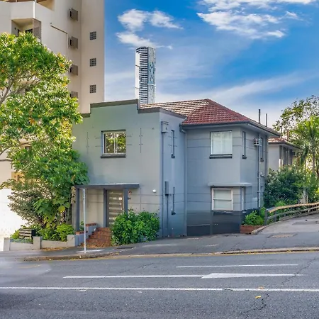 Apartment Stylish Cbd - Short Walk To Hospitals And Cbd *