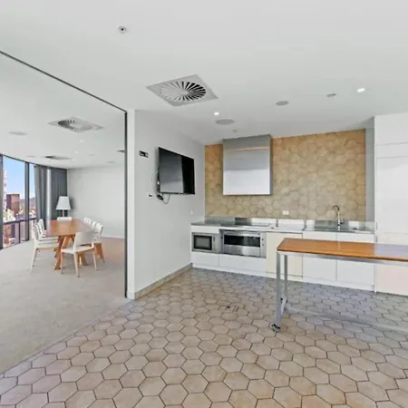 550 Queen St. Apartment