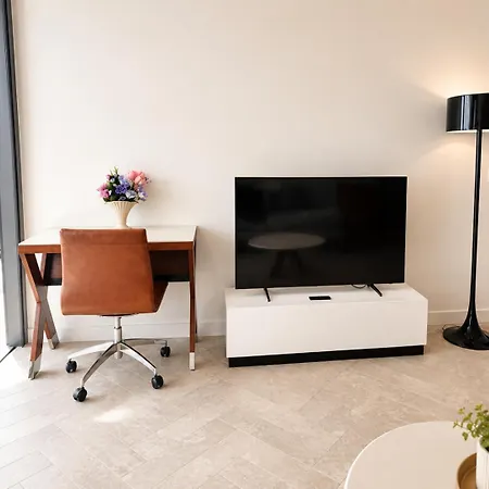 The Skyline Atelier | & River Views Brisbane