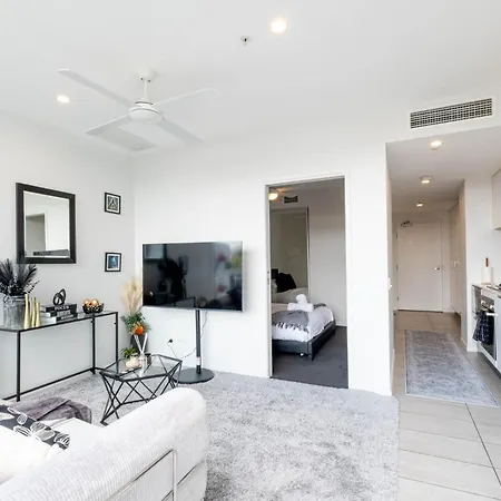 The Valley Nest - Free Parking - Infinity Pool Apartment