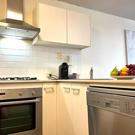 Budget 2br 2ba South With Parking Apartment Brisbane