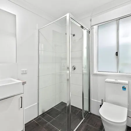 Cozy - Short Walk To Hosp And Cbd With Balcony Apartment Brisbane