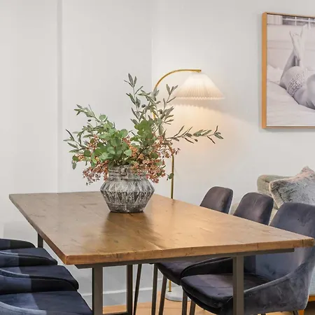 The Mews Bowen Hills - Spacious 3-bedroom With Pool & Parking Brisbane
