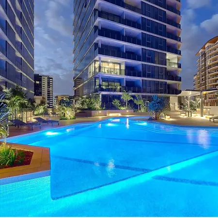Apartment Stunning With Sunset Views, Car Park, Gym And Pool Brisbane