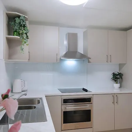 Apartment Alessandria - Simple Living Near River Brisbane