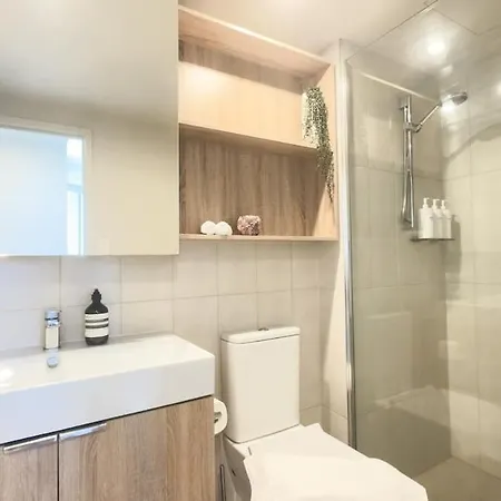 Luxury Cbd With 180 River Views & Rooftop Pool Apartment *
