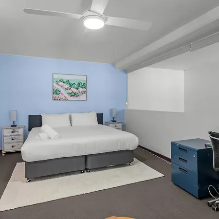Apartment Mcwhirters Brisbane