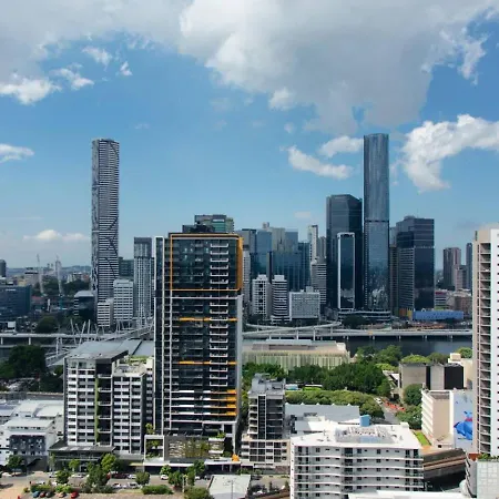 High Level 2 Bedroom With And River Views Apartment Brisbane