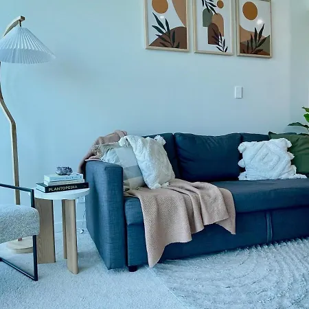 Lvl72 Breathtaking Views With Parking, Pool & Gym Apartment