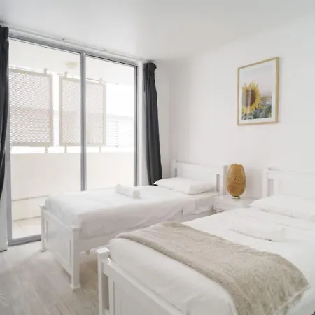 Contemporary 2-bedroom In Southbank Apartment *