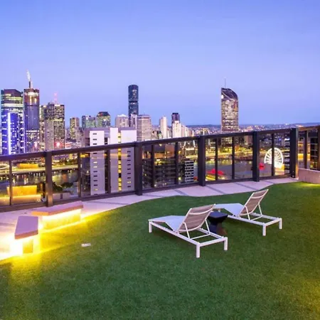 Apartment Modern Vibrant - 1 Bedroom Pool Gym Sauna *