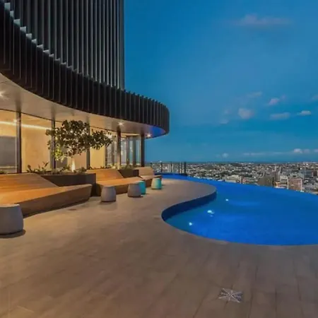 Inspired Serenity With River Views, Fast Wifi, Carpark, Gym, Rooftop Pool * Brisbane
