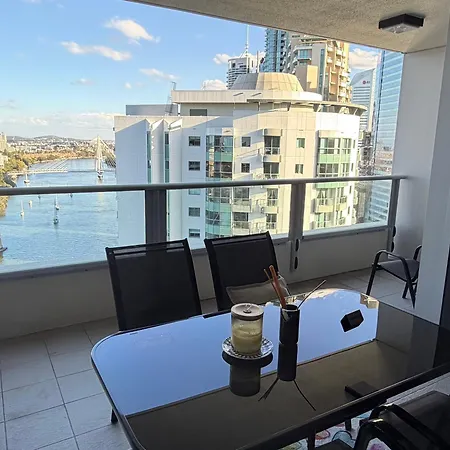 2bed 2bath Riverfront Luxury Views Apartment