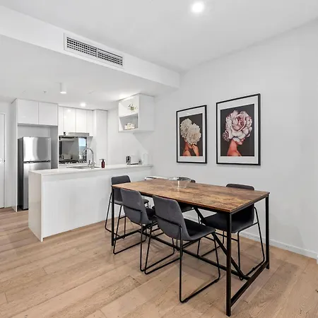 Breathtaking Sunset Views & Fantastic Location! * Brisbane