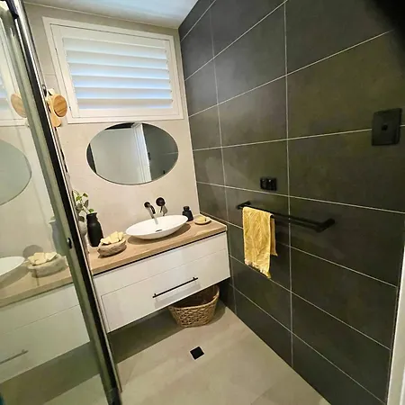 Opposite Sedgley Park Apartment *
