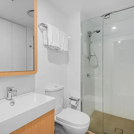 Stunning River & Mountain Views With 2br, Pool & Gym Apartment *
