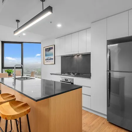 Apartment Stunning River & Mountain Views With 2br, Pool & Gym Brisbane