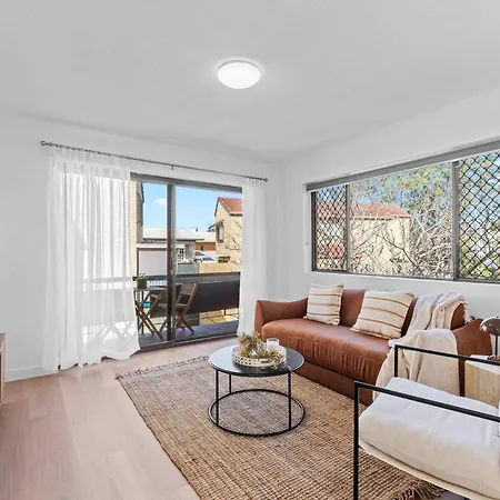 Llewellyn Court * Brisbane