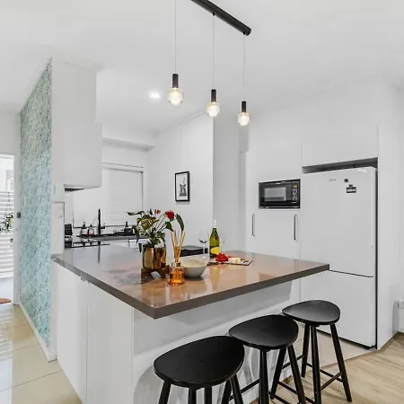 Chic - Private Garden Big Balcony Apartment Brisbane
