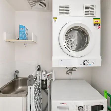 Convenient To Urban Living By Private Host Apartment *