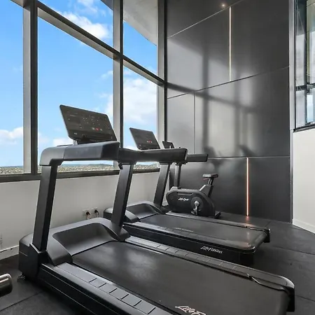 Level 43 Water Views - 2br - Sleeps 6 & Baby