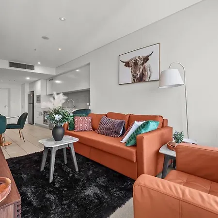 Level 43 Water Views - 2br - Sleeps 6 & Baby Apartment