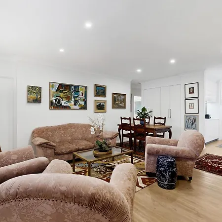 Balcony 2-bed In Ashgrove Brisbane