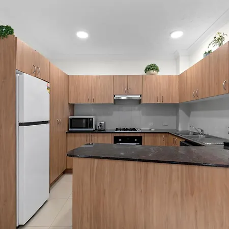 Sunny & Cozy 2br With Wifi, Parking & Balcony Apartment Brisbane