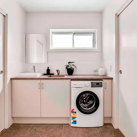 Private Modern - Separate Entry Apartment *