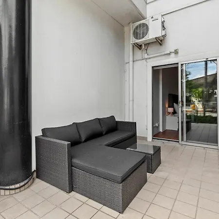 Bright With River View, Pool, Gym & Balcony Apartment *
