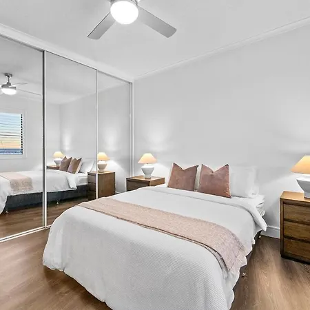 Penthouse Style - Story Bridge Views - Sleeps 8 - Baby Friendly Apartment *