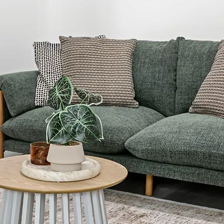 Cozy And Modern Cbd - Short Walk To Hospitals *