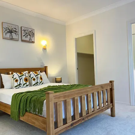 Elegant Family Runcorn With Parking * Brisbane
