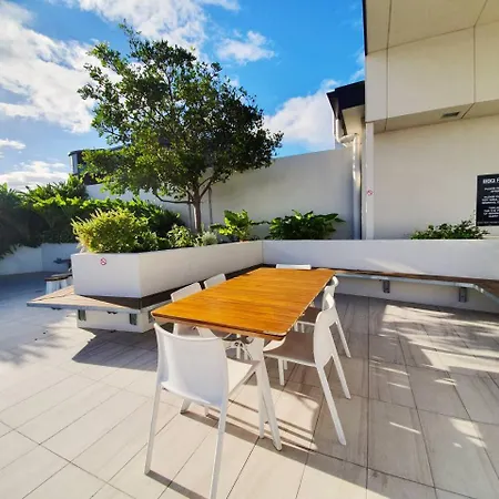Apartment 2br Night Life -pool -2car Parking-rooftop-intercom Brisbane